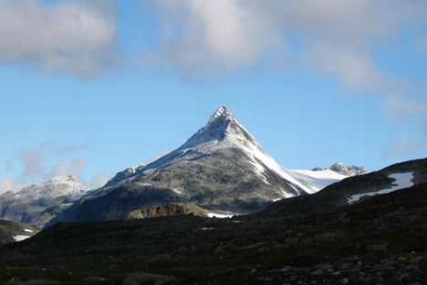 a snow covered mountain